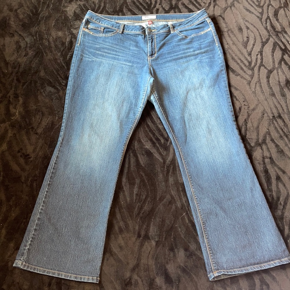 l.e.i. Sz 21 reg Ashley low rise slim boot blue jeans w stitching on pockets